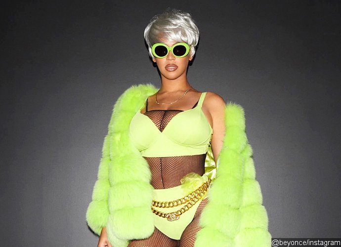 Beyonce's Epic Lil' Kim Halloween Costumes Get Seal of Approval From 'Our Original Queen B'