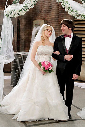 http://www.aceshowbiz.com/images/news/big-bang-theory-pics-howard-and-bernadette-s-wedding.jpg