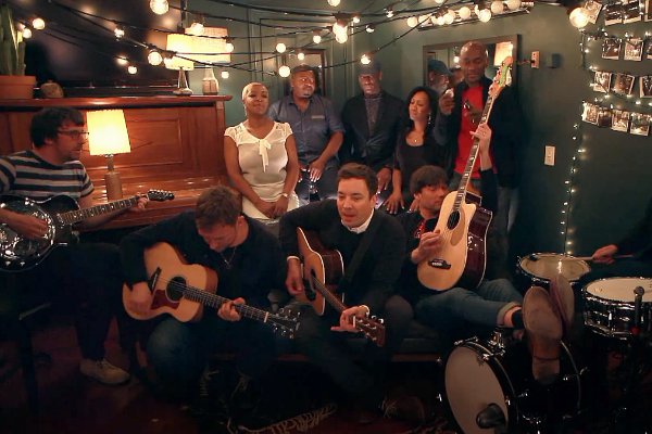 Blur Teams Up With Jimmy Fallon for Acoustic Version of 'Tender'