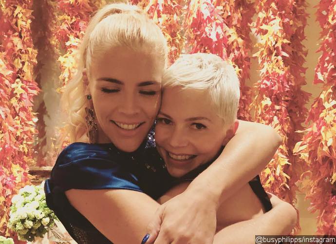 Busy Philipps Flies to Comfort Michelle Williams on 10th Anniversary of Heath Ledger's Death