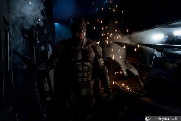 Check Out First Look at Ben Affleck in Batman's New Suit From 'Justice League'