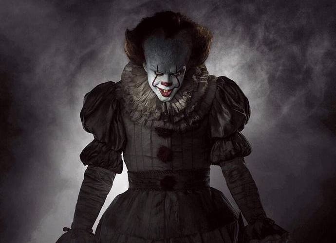 check-out-pennywise-the-clown-in-full-costume-from-it-remake.jpg