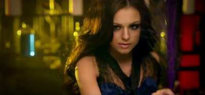 Cher Lloyd Premieres U.S. Version of 'With Ur Love' Music Video