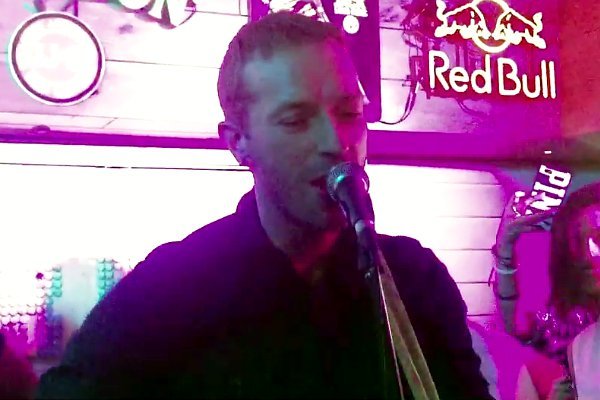 Video: Coldplay's Chris Martin Plays Impromptu Performance at Indian Bar