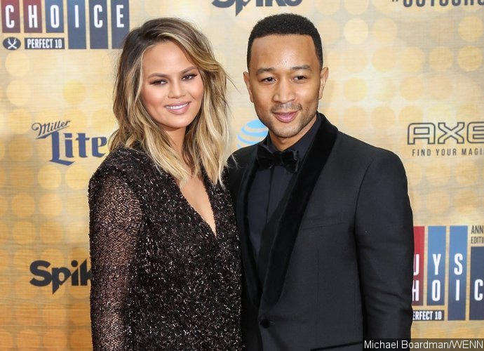 Chrissy Teigen Threatens to Divorce John Legend Because of This