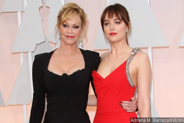 Dakota Johnson Mad at Her Mother Melanie Griffith on Oscars Red Carpet