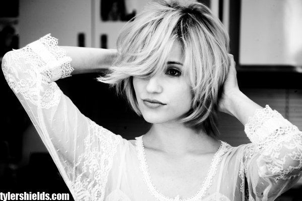 dianna agron hairstyles how to. Glee#39;s Dianna Agron debuted a