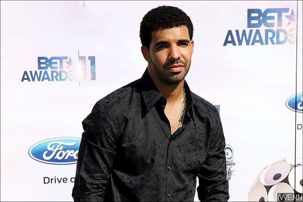 Drake's Head Gets Shoved by Stranger at Dubai Nightclub