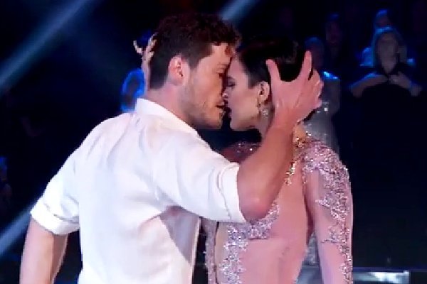 'Dancing with the Stars' Recap: Rumer Willis Stuns in Season 20 Premiere