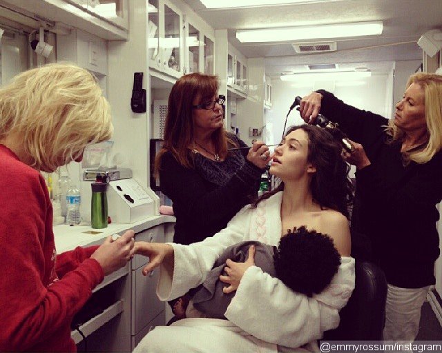 Emmy Rossum Mocks Gisele Bundchen's Breastfeeding Photo