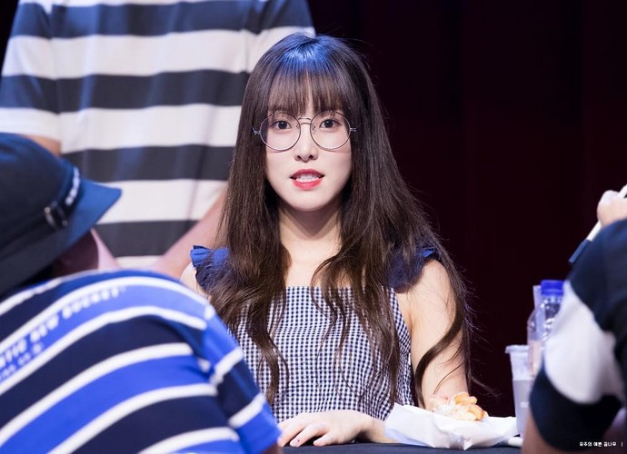 GFriend's Agency Denies Yuju Fainted at Fan Signing Event