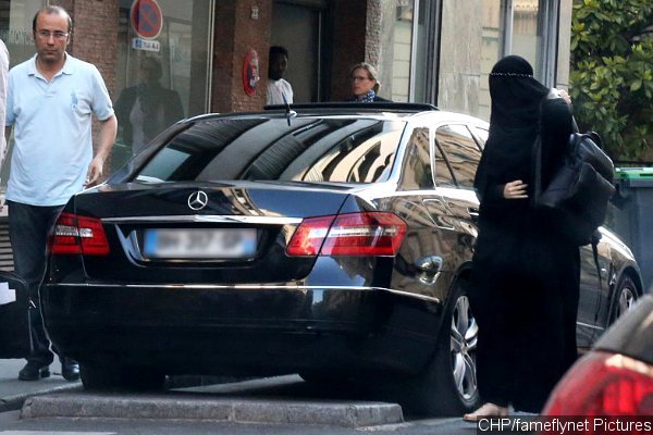 Gisele Bundchen Allegedly Disguises Herself in Burqa to Get Plastic Surgery