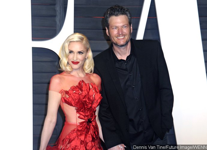 Gwen Stefani and Blake Shelton Make First Red Carpet Appearance as Couple