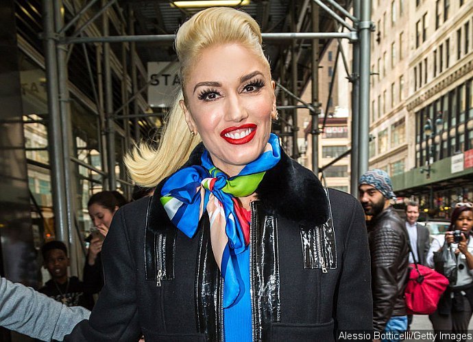 Does Gwen Stefani Have Her Face and Neck Lifted? Find Out the Truth!