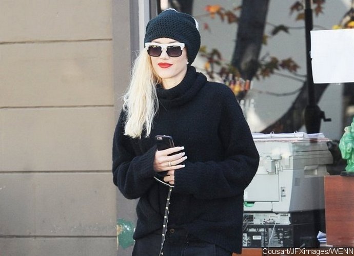 Gwen Stefani Needs Help to Figure Out Snapchat