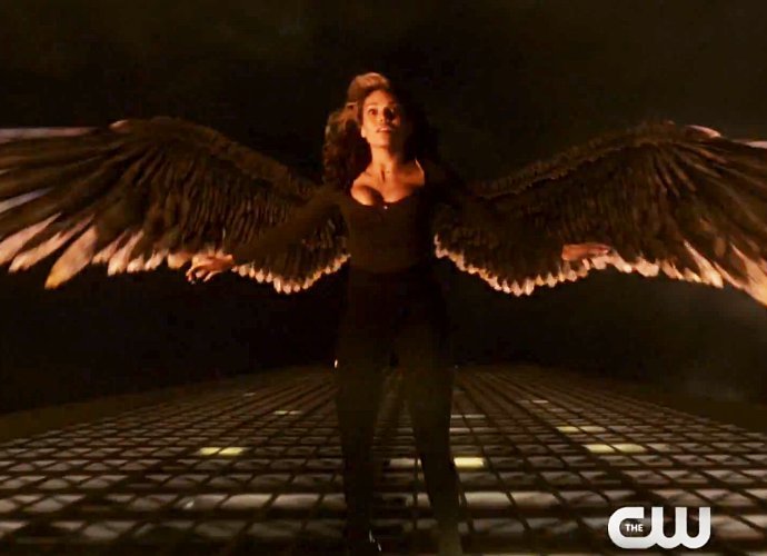 See Hawkgirl Learn to Fly in 'Arrow'/'The Flash' Crossover Preview