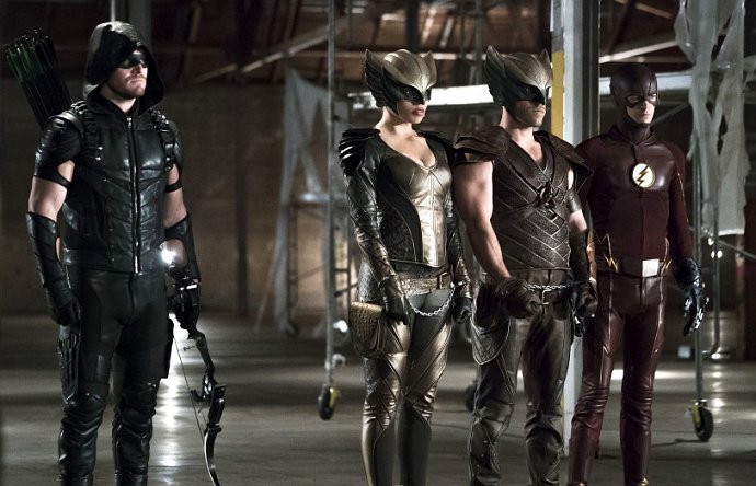Why Hawkman and Hawkgirl Are in Chains in New 'Arrow'/'Flash' Crossover Photo?