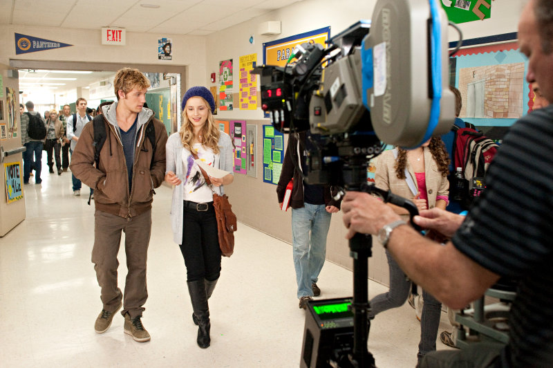 Dianna Agron Talks Kissing Alex Pettyfer in 'I Am Number Four' Dianna Agron Talks Kissing Alex Pettyfer in 'I Am Number Four'
