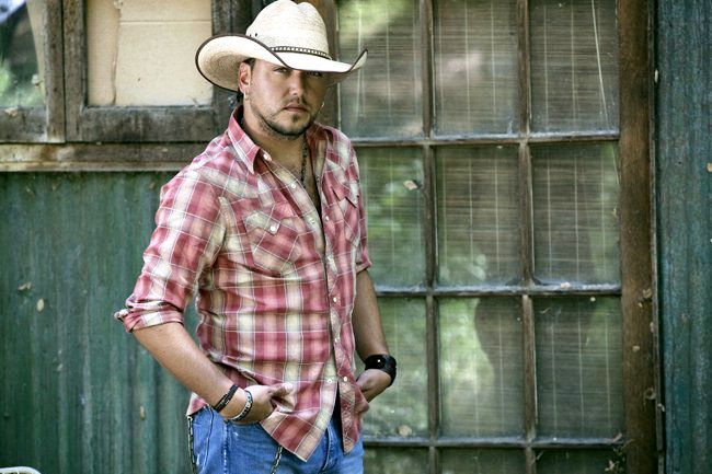 Video Premiere: Jason Aldean's 'Dirt Road Anthem'