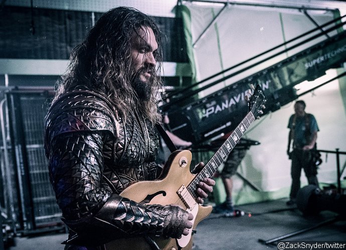 Jason Momoa's Aquaman Is a Rock King in 'Justice League' New Set Photo