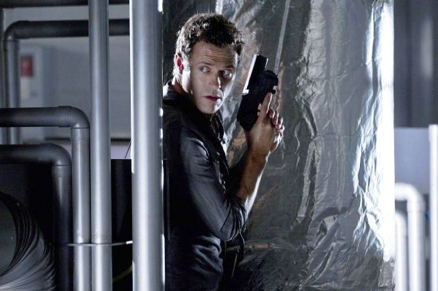 Jason O'Mara Wants 'Terra Nova' to Use 'Kick-A** Dinosaurs' in Season 2