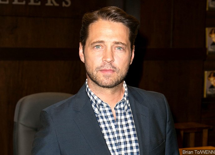 Jason Priestley Back Tweeting After Suffering Concussion on Set