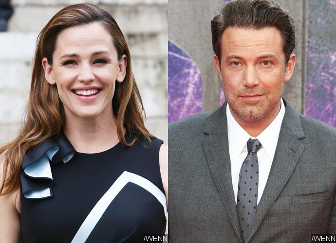 Jennifer Garner Appears to Be Crying During a Reunion With Ben Affleck