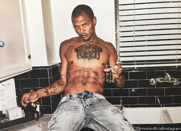 Jeremy Meeks Canoodling With Chloe Green in Hotel Pool on Estranged Wife's Birthday