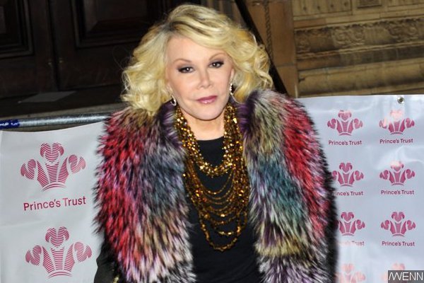 Report: Joan River's Doctors Delayed CPR, Continued Procedure as She Went Into Shock