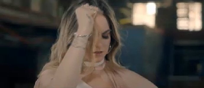 JoJo Releases 'When Love Hurts' Music Video