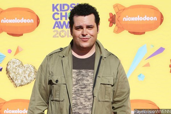 Josh Gad Suggests He Was Only Paid 'a Couple of Thousand' From 'Frozen'