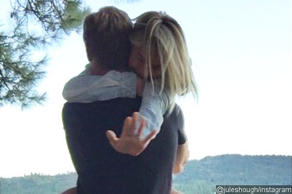 Julianne Hough Engaged to Brooks Laich