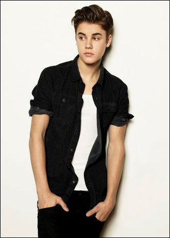 Justin Bieber Caressed by Ladies in Official 'Boyfriend' Video Teaser Justin Bieber Caressed by Ladies in Official 'Boyfriend' Video Teaser