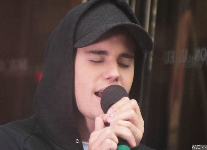Justin Bieber Scolds Fans for Clapping Off Beat Mid-Performance