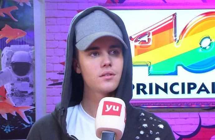 Video: Justin Bieber Walks Out of Awkward Interview on Spanish Radio