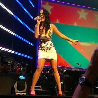 Videos: Katy Perry Performs at Obama's Campaign Fundraiser Concert