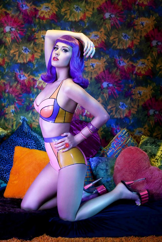 Katy Perry to Release 'Teenage Dream: The Complete Confection' in March