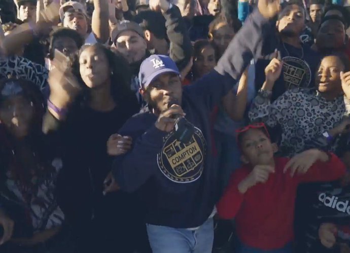 Kendrick Lamar Raps 'Alright' With Compton Residents in New Grammys Promo