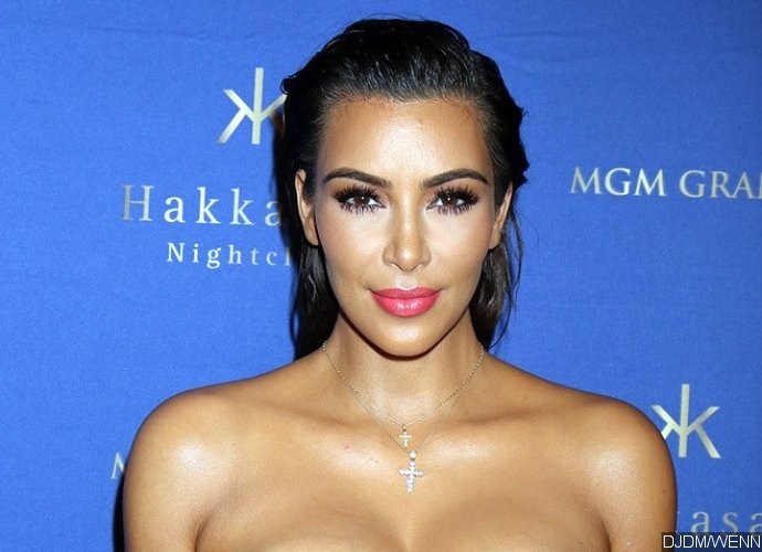 Kim Kardashian Ditches Her Wedding Ring - Is She Ready to Divorce Kanye West?