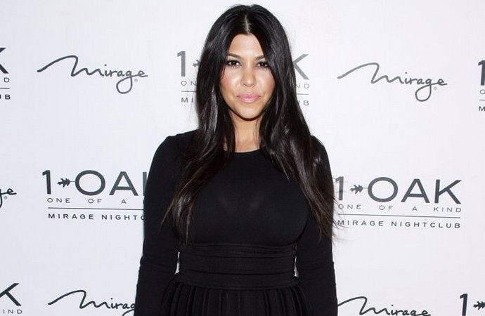Kourtney Kardashian Thanking Fans for Support as Scott Disick Steps Out With New GF