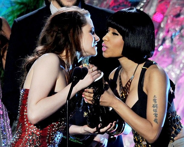 Kristen Stewart Fancied by Nicki Minaj for Her'Crusty Shoes' at MTV Movie