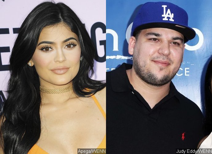 Here's What Happens to Kylie Jenner's Number That Rob Kardashian Leaked on Twitter