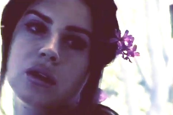Lana Del Rey Previews 'Honeymoon' Off New Album