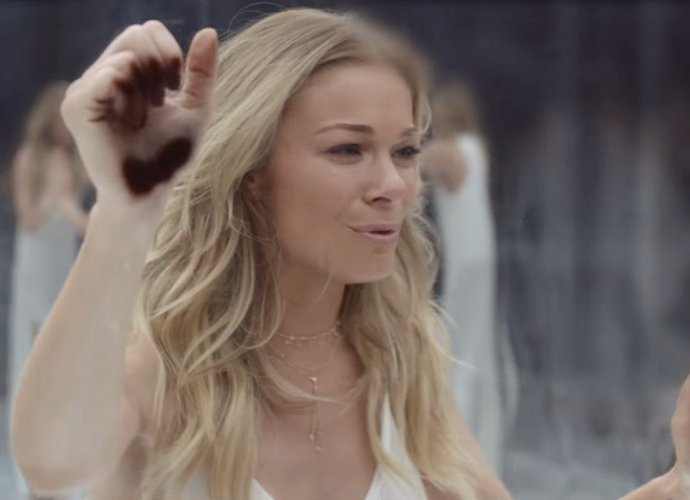 LeAnn Rimes Releases Sultry 'The Story' Music Video