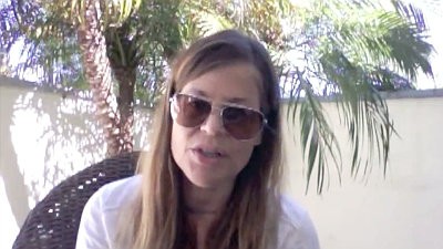 Video: Linda Hamilton Pleads for Marine Ball Invite From Betty White Reject