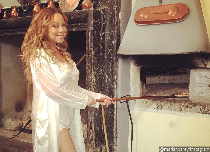 Mariah Carey Makes Pizza in Sexy Lingerie