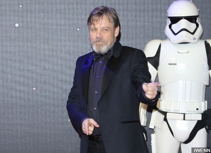 Mark Hamill Helps 'Star Wars' Fans Avoid Buying Fake Autographs Online