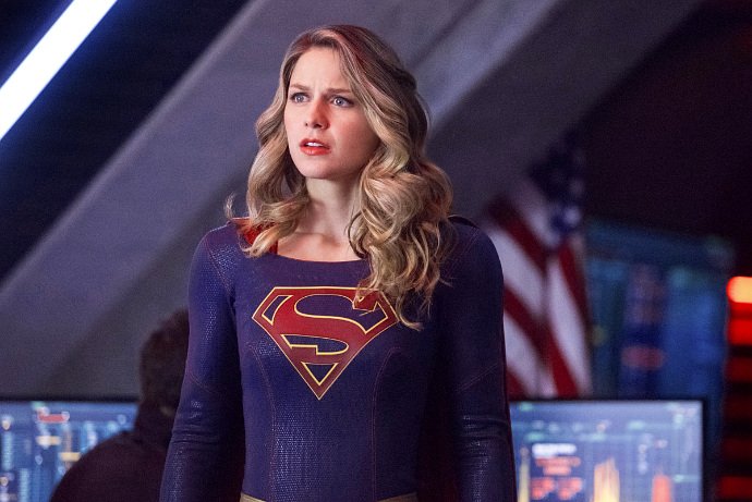 Melissa Benoist's Supergirl Gets New Costume in 'The Flash' Musical Crossover
