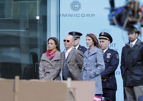 First Look at Michael Keaton as Evil OmniCorp CEO on 'RoboCop' Set