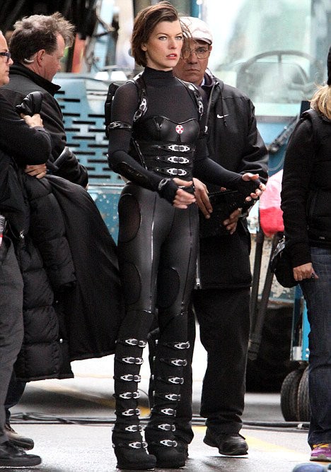 Milla Jovovich Hints at Big Fight Sequence in 'Resident Evil 5' Milla Jovovich Hints at Big Fight Sequence in 'Resident Evil 5'